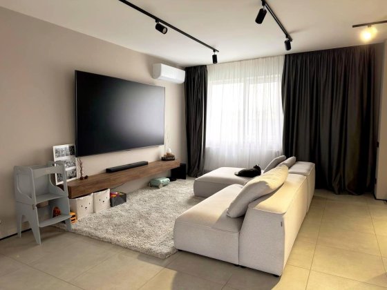 Будинок з дизайнерським ремонтом, сауною, басейном, каміном Івано-Франківськ