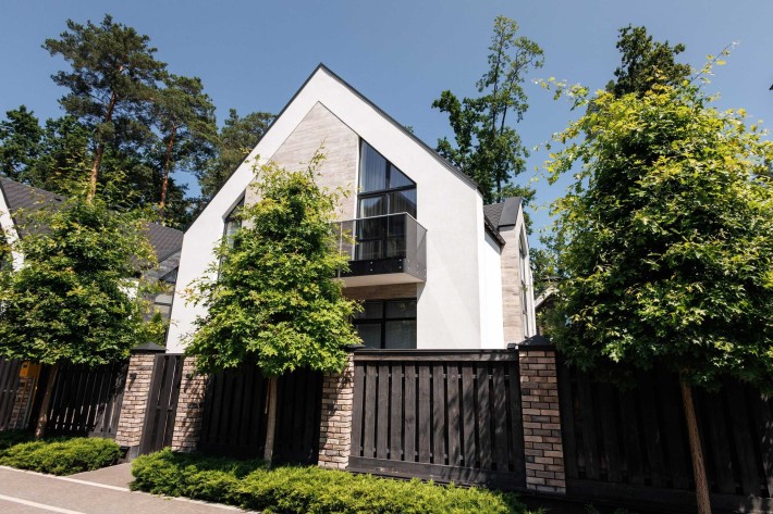 Заміський будинок в закритому котеджному містечку "Паркова Резиденція" - фото 1