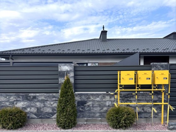 Будинок (таунхаус ) 4 сотки землі.Побудований. Буча