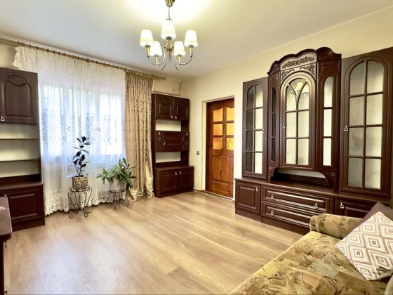 Будинок в центрі Бучі 95000$. Два гаража. Централізовані комунікації. Буча