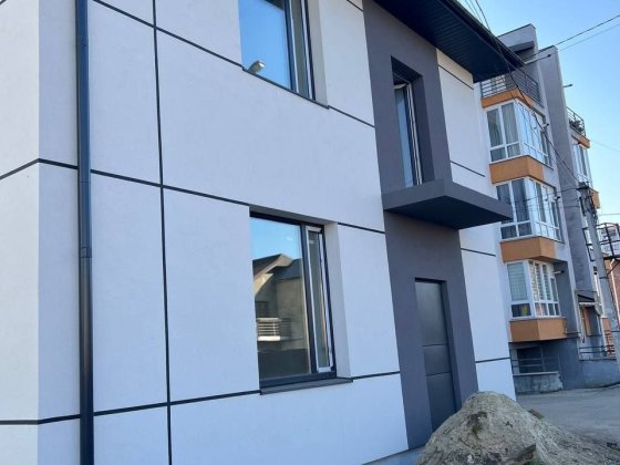 Продається будинок по вул. Довга Ивано-Франковск