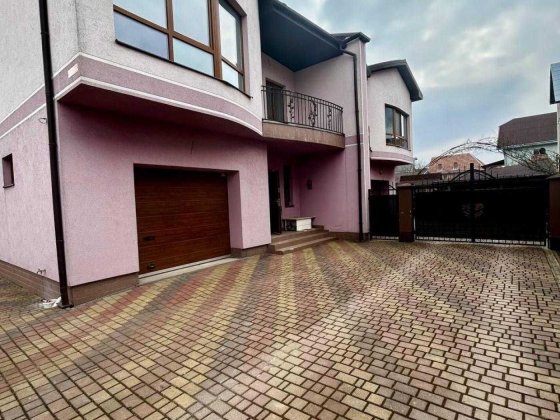 Продаж дуплексу з гаражем і мансардою, 10 хв до центру Івано-Франківськ