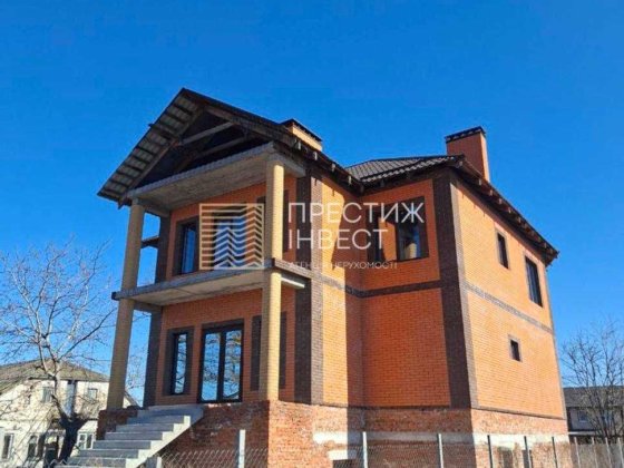 Продаж будинку центр на 10 сотках землі Бориспіль