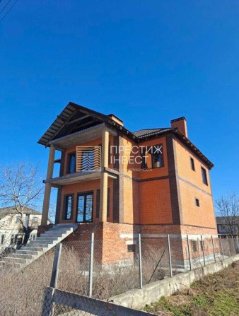 Продаж будинку центр на 10 сотках землі - фото 1