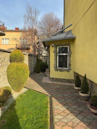 Триповерховий польський особняк у самому серці Івано-Франківська - фото 1