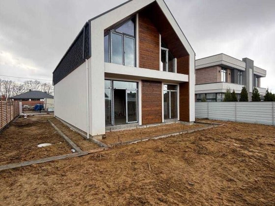 Будинок з терасою та ділянкою в престижному районі БЕЗ КОМІСІЇ Буча