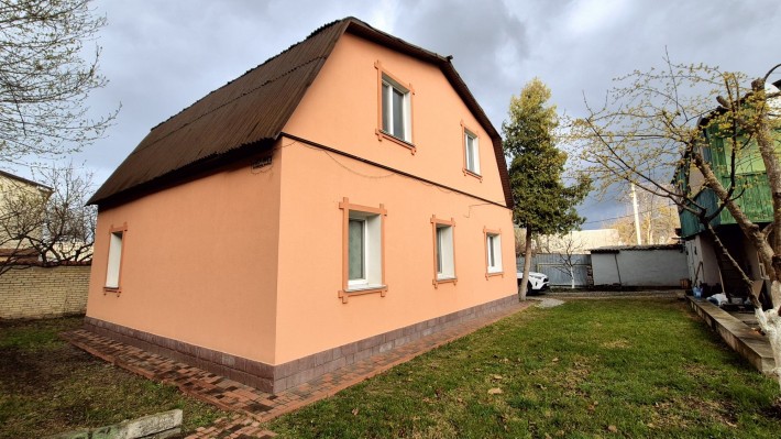 Будинок  з газом в центрі Ірпеня. Гараж в подарунок - фото 1