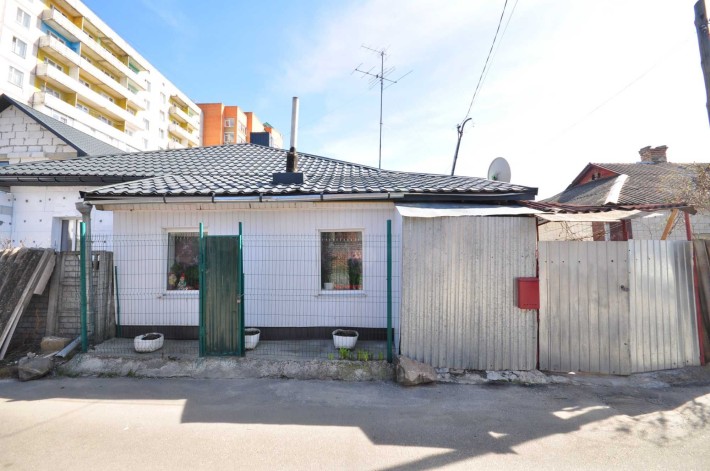 Частина будинку зі зручностями в центрі - фото 1