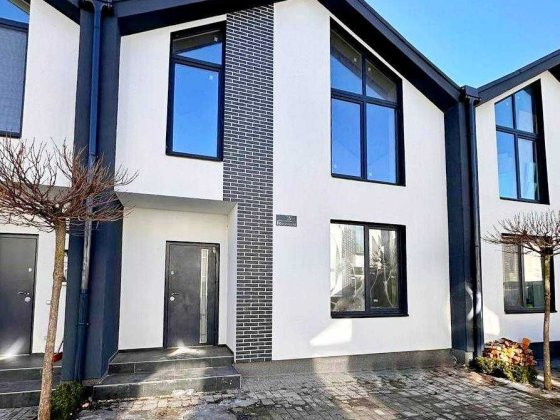 Продається сучасний таунхаус на межі Бучі та Ірпеня. Власник Буча