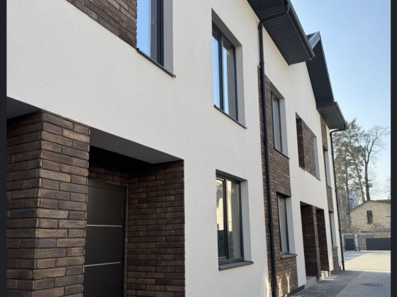 Таун з ГАЗОВИМ опаленням, всі комунікації центральні Ирпень