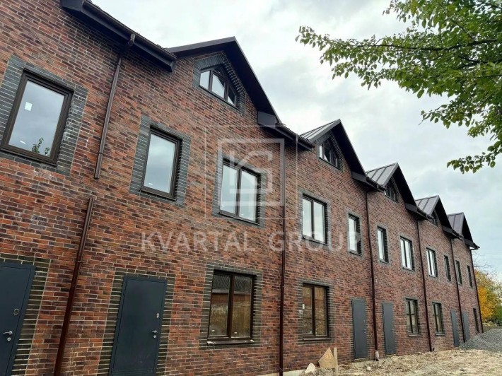 Таунхаус 90 кв.м кутовий з ділянкою 1,4 сот. - фото 1