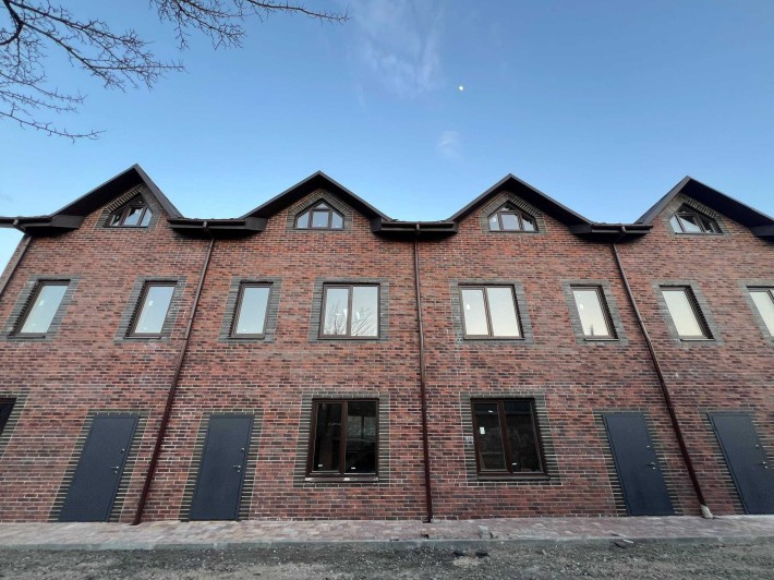 Кутовий таунхаус в Ірпені | Вигідна ціна |Центр Ірпеня - фото 1