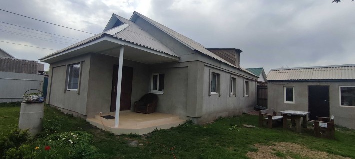 ПРОДАМ  цегляний  БУДИНОК в р-ні зупинки  Козацька. 65000 евро - фото 1