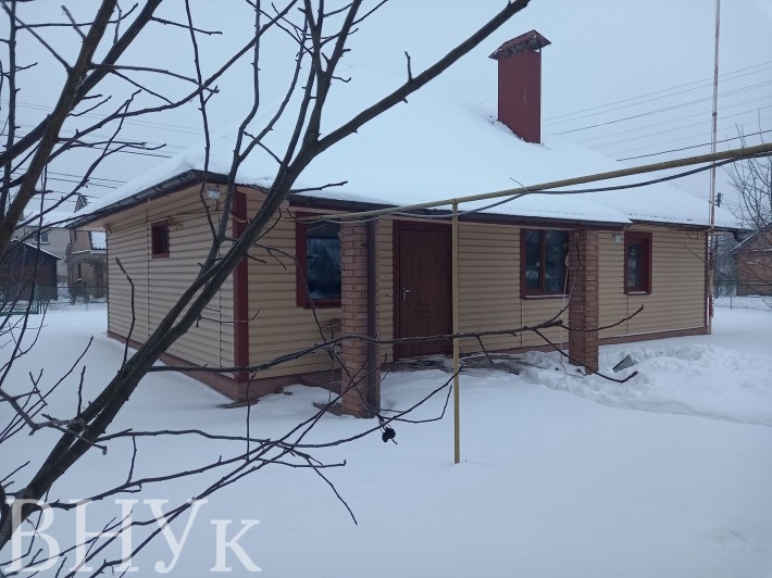 Продаю доглянутий дім на ділянці 8 соток - фото 1