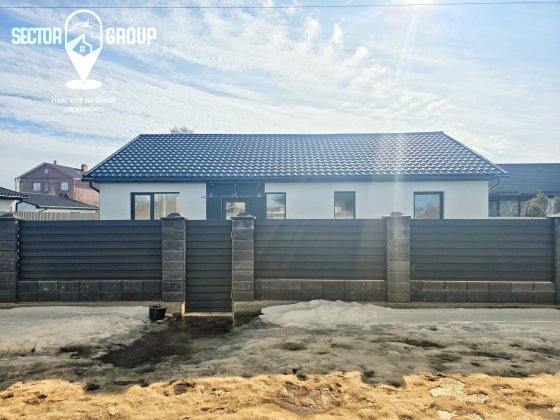 103 кв.м. в районі недільного ринку. Асфальт, поруч Київський Шлях.