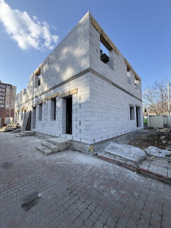 Продам таунхаус,центральні комунікації, газ,зручна локація - фото 1