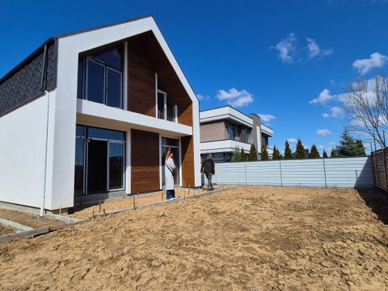 Сучасний будинок 127 м² у тихій локації — керамоблок, 4 сотки, продумане сімейне планування Буча