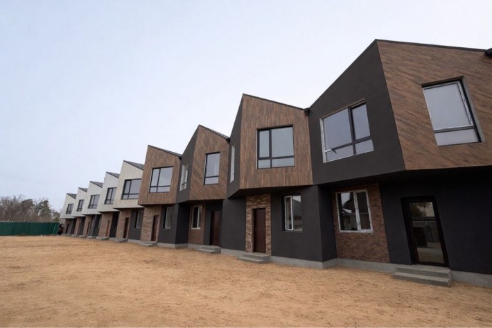 Зблокований будинок у самому цен рі Бучі! Газ і всі центральні ком-ції - фото 1