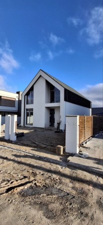 Двоповерховий будинок в Бучі - фото 1