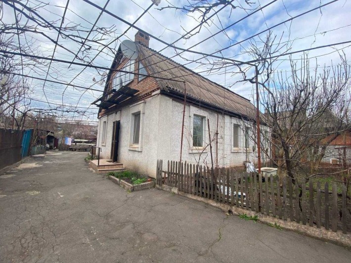 Продаётся дом рядом с парком и рекой, по ул.  Черняховского - фото 1