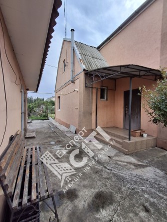 Ціна знижена.Добротний будинок. Поряд мкрн. Зарічний. - фото 1