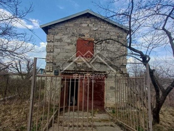 Продаж приватизованої дачі с.т. Архітектор з додатковою ділянкою.