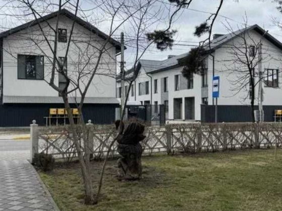Таунхаус в Ірпені з Газом, мінімальне оформлення, центральні комунікації, Центральний парк!! Ірпінь