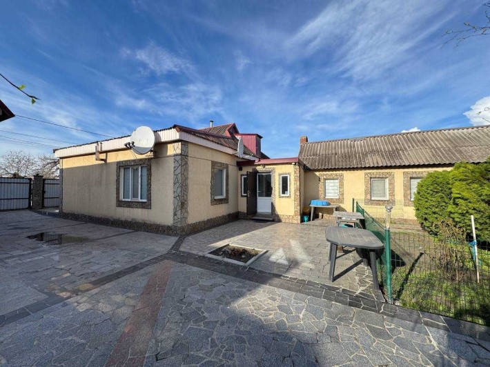 Продаємо Комфортабельний будинок на Довгинцево - фото 1