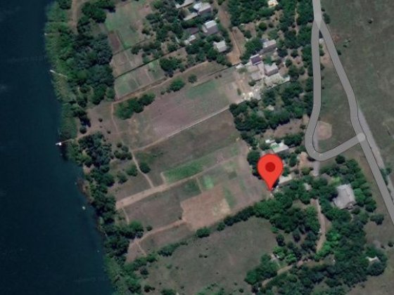 Продам дом с участоком  на берегу Искровского водохранилища Кривий Ріг