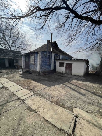 Продам будинок з просторим двором. - фото 1