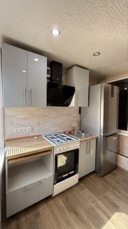 Продаж двокімнатної квартири з ремонтом у приватному секторі - фото 1