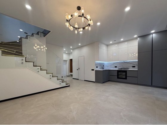 Будинок з ремонтом 126м в центральній частині Бучі. Центральні комуні Буча