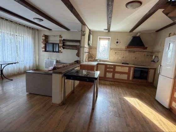 Будинок біля міста, з ремонтом, 122м2, 13 сот землі, з гаражем‼️ Ровно