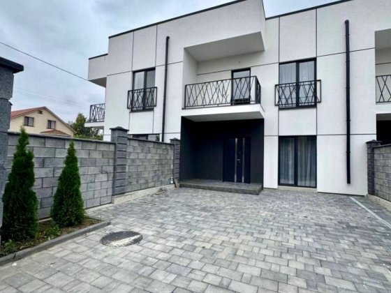 Продаж 3к котеджу з новеньким ремонтом на Щасливому Рівне