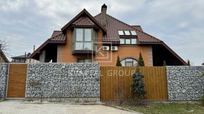 Сімейний будинок у три поверхи з власним бомбосховищем загальною площею 260 м2! - фото 1