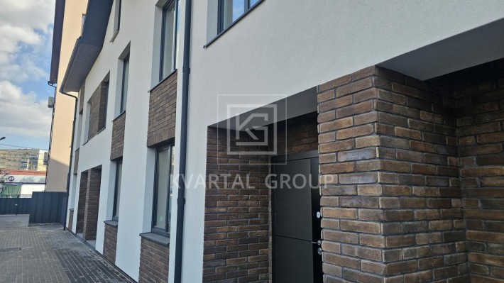 Продаж двоповерхового таунхаусу ! В центрі міста! Частковий ремонт - фото 1