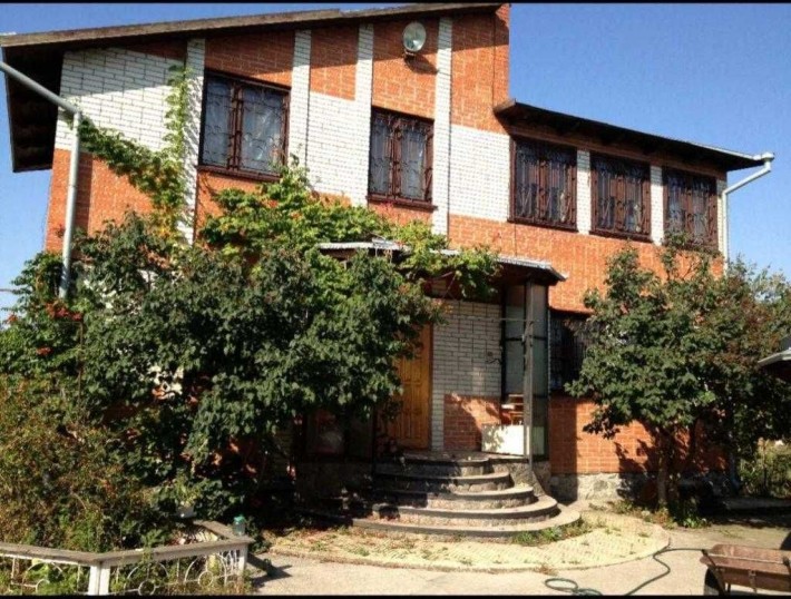 Продається цегляний 2-поверховий будинок - фото 1