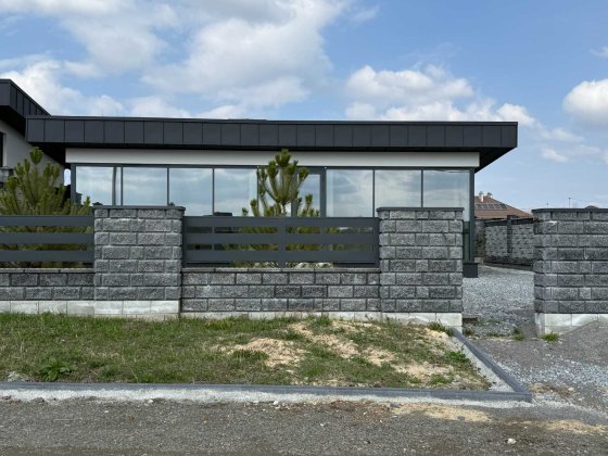 Будинок з фальцевим дахом та панорамним заскленням 75м² та 4со є-Оселя Рівне