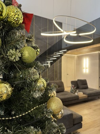 Продаж будинку у закритому містечку, новий ремонт, ГАЗ і центр. вода ! - фото 1