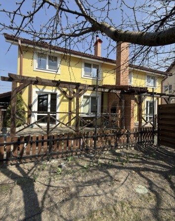 Дуплекс з гарним ремонтом 125 кв.м  на 3 сотках, бомбосховище Буча - фото 1