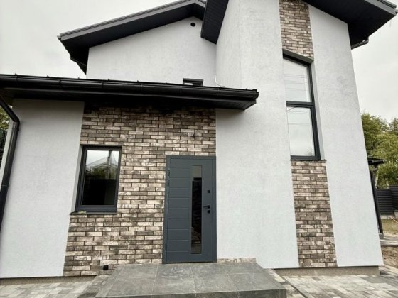 Будинок- дуплекс з ремонтом на 3,5 сотках Буча