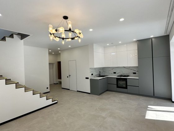 Продаж Дуплексу з Новим Ремонтом. всі центральні комунікації 127м2 Буча