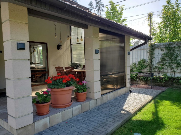 Будинок в Лісовій Бучі з басейном - фото 1