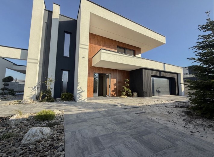 Окремий будинок у місті, 10 сот землі, 250 м2, з гаражем на 2 авто‼️ - фото 1