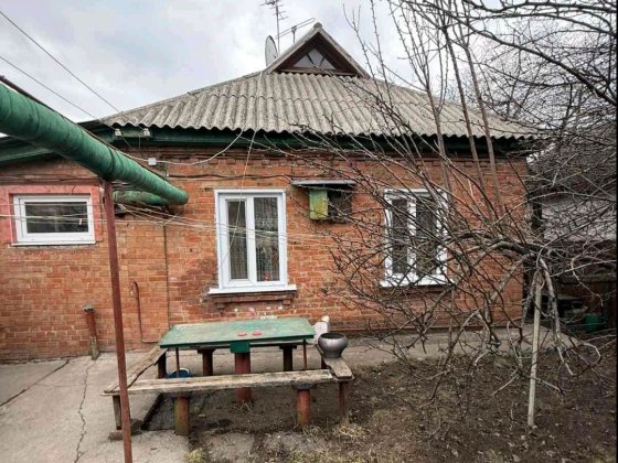 Браїлки. Продається окремий добротний будинок  зі зручностями. Полтава