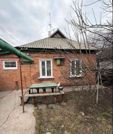 Браїлки. Продається окремий добротний будинок  зі зручностями. - фото 1