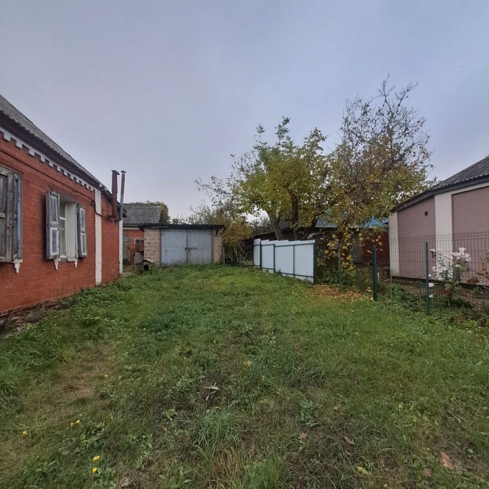 Продаж окремого будинку з власним двором - фото 1