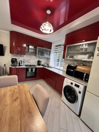 Окремий будинок біля Дендропарку | 7 соток | басейн | альтанка - фото 1