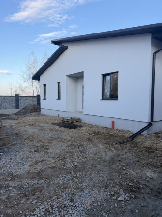 Продам будинок , масив Криниченька поряд зоопарку - фото 1