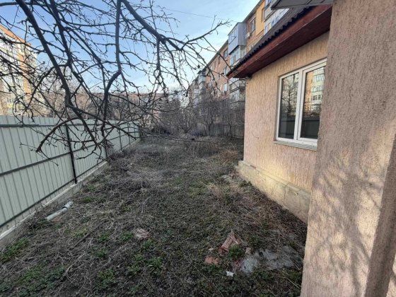 Затишний будинок з власним двором. Шевченківський район. Полтава